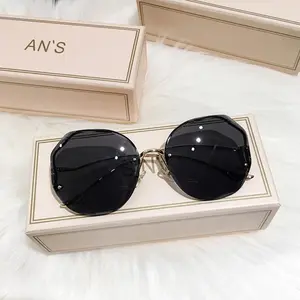 Sang trọng vòng Gradient Kính mát phụ nữ kim loại cong đền Eyewear Đại Dương không có vành thời trang Sun Glasses Ladies UV400