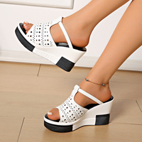 Sandales compensées à plateforme pour femmes, ajourées, à bride arrière, bout ouvert, semelle épaisse, chaussures d'été de plage, noir et blanc