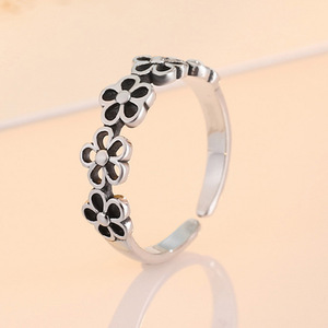 Anello Aperto Vintage a Cinque Fiori per Donne, Gioiello da Dito Floreale - Product Image 3