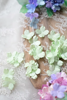 Fleur en satin à quatre pétales faite à la main de 2,9 cm pour robe de demoiselle d'honneur, accessoires de vêtements DIY