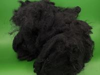 Fibre de polyester vierge noire 4D 51mm à faible point de fusion, taille personnalisée, pour garnissage de literie, oreillers et matelas, matériau de rembourrage doux et hautement élastique