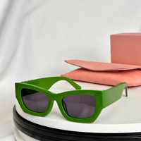 Lunettes de soleil rétro unisexes à monture intégrale avec verres dégradés, épaisses et carrées, style vintage, polarisées, protection UV400, blanches, pour adultes