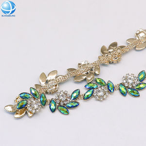 Robe de garniture de couture en cristal vert étincelant baguage décoratif chaîne de coupe en cristal garnitures de chaîne en strass - Product Image 1