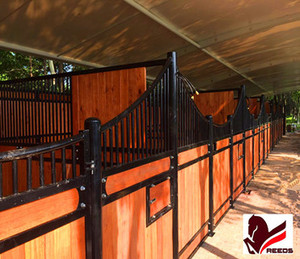 高級ホースシェルターパネル防水鉄骨フレームモジュラー安定馬術および競馬用 - Product Image 3