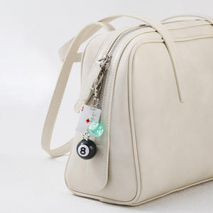 ลูกเต๋ารูปโปกเกอร์สุดสร้างสรรค์ทำจากเรซินบอลตุ้มห้อยประดับกระเป๋าส่วนบุคคลกระเป๋าเป้สะพายหลังพวงกุญแจเครื่องประดับ - Product Image 4