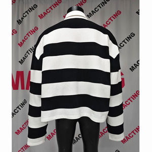 Sweat-shirt col rond streetwear personnalisé en molleton épais français, coupe courte, avec broderie de patchs en strass et rayures rugby, 100% coton - Product Image 4