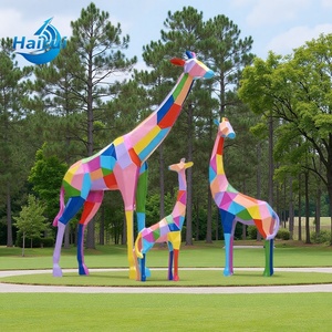 Sculpture de <span class=keywords><strong>girafe</strong></span> <span class=keywords><strong>en</strong></span> FRP <span class=keywords><strong>multicolore</strong></span> à facettes, résistante aux UV, faite à la main, personnalisée, grande statue animale pour jardin, place publique, centre commercial - Product Image 4