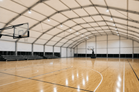 Tente de protection robuste à grande portée pour terrains de sport, avec structure en aluminium et couverture en PVC, pour les sites de basketball, tennis et football