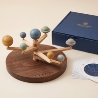 Model Orbit Tata Surya Kayu OEM Kustom Delapan Planet Mainan Astronomi Kognitif Montessori Panduan Mencocokkan Konstelasi