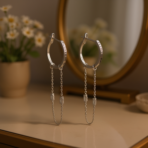 Pendientes Colgantes Isabelle Innocent, Chapados en Oro Blanco, con Circonita Corte Esmeralda, Cadena, Joyería de Moda para Mujer, Estilo Moderno - Product Image 2