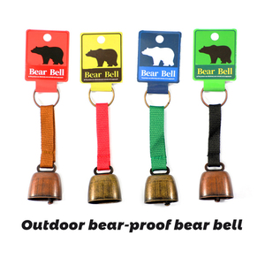 Vite in metallo campana di orso in ferro per l'alpinismo all'aperto zaino in fettuccia appeso con fischietto - Product Image 3