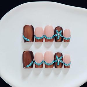 <span class=keywords><strong>Ongles</strong></span> press-on marron œil de chat faits main sur mesure, avec strass <span class=keywords><strong>turquoise</strong></span>, French manucure, motif floral de luxe, vente en gros - Product Image 1
