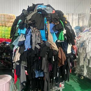 De ropa de segunda mano, multiusos, 100% algodón, camiseta mixta de color oscuro, <span class=keywords><strong>trapos</strong></span> de limpieza de ropa usada para limpieza Industrial - Product Image 1