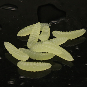 Señuelos de silicona suaves de 3 cm que brillan en la oscuridad para la pesca de lubina en agua dulce - Product Image 2