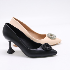 Nouvellement conçu belles chaussures pour femmes italiennes colorées vert Point Toe talons hauts minces - Product Image 4