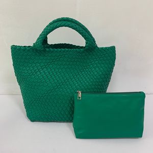 Borsa Tote portatile in <span class=keywords><strong>pelle</strong></span> vegana di design di lusso 2024 OEM grande borsa a tracolla in pizzo intrecciato con fodera in <span class=keywords><strong>pelle</strong></span> fatta a mano Logo personalizzato - Product Image 6