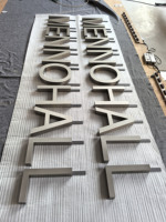 Letras Profesionales Personalizadas de Doble Cara en Acero Inoxidable 304, Acabado Mate Antihuellas, Letrero Soldado con Precisión para Tiendas