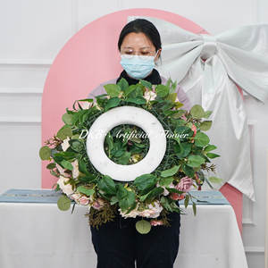 Una corona di seta artificiale di lusso che fa fiori fiori decorativi di nuovo design popolare - Product Image 6