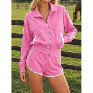 Conjunto de chándal personalizado para mujer con chaqueta con cremallera, pantalones cortos, bloques de color, rayas, cuello alto y manga larga. - Product Image 3