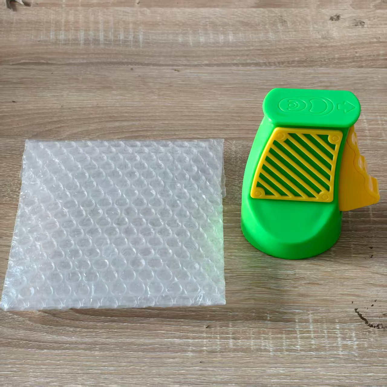 สีเขียว