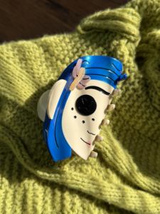 مخصص القوطية Coraline Acetate مقطع كبير مانع للإنزلاق للشعر الكثيف - Product Image 1