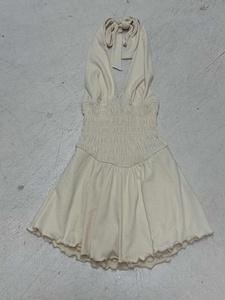 เดรสสั้นสไตล์ฝรั่งเศสสีเหลืองโรแมนติก แต่งระบายช่วงเอว คอวีผูกหลัง เปิดหลังผูกเชือก ทรงสวยเหมาะกับวันพักผ่อน - Product Image 6