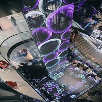 Écran d'affichage LED transparent ultra-fin et léger, panneau LED transparent pour vitrine de magasin, centre commercial, mur vidéo LED