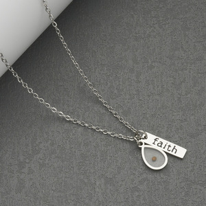 Collar Minimalista de Acero Inoxidable con Grabado de Corazón en Forma de Lágrima y Semilla de Mostaza, Joyería de Fe para Mujer, Resistente al Deslustre - Product Image 5