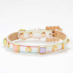 Correa ajustable <span class=keywords><strong>de</strong></span> <span class=keywords><strong>cuero</strong></span> PU Collar <span class=keywords><strong>para</strong></span> mascotas con tachuelas cuadradas Patrón sólido Collar sostenible Accesorios <span class=keywords><strong>para</strong></span> mascotas <span class=keywords><strong>para</strong></span> gatos <span class=keywords><strong>Perros</strong></span> pequeños - Product Image 1