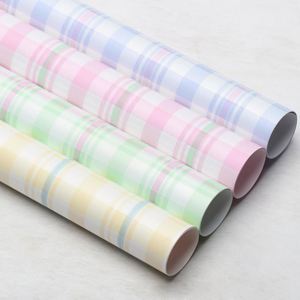 Papier d'emballage BOPP imperméable à l'eau de style coréen à carreaux bicolores, papier pour bouquet de fleurs et cadeaux, pour Noël - Product Image 2