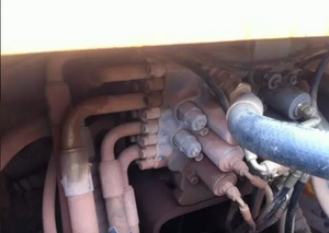 Excavatrice Hyundai 215 de 5 tonnes, type de terrassement - Product Image 3