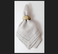 Serviettes en lin personnalisées à volants en blanc pour les mariages, les fêtes, les banquets, les événements et la vente en gros