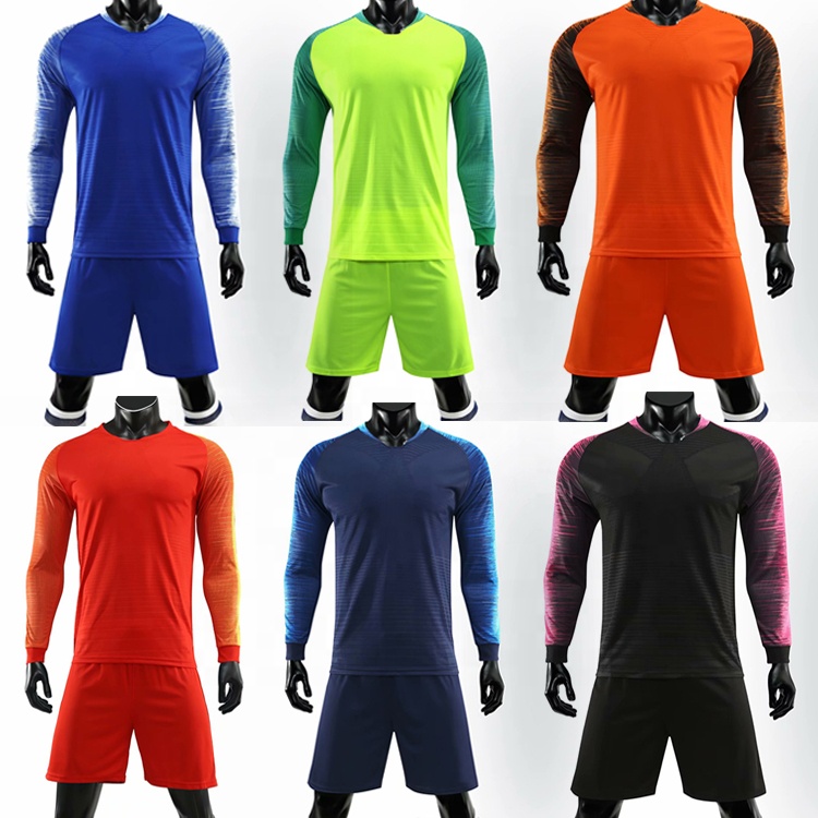 Long Sleeve Shirt and Shorts Set for Men's Soccer Uniforms