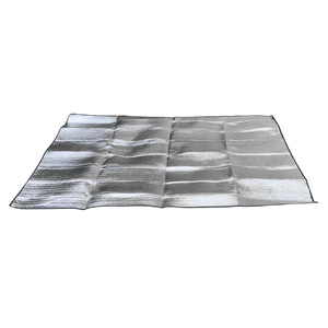 Tapis de pique-nique rectangulaire en film d'aluminium EVA, résistant à l'humidité, pour la plage, le camping et les activités de plein air - Product Image 4