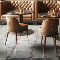Meubles de bar de luxe, banquette en cuir capitonnée, chaises en cuir avec table en pierre pour bar exclusif aux membres, club privé