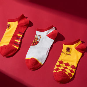 MINISO Harry Potter 3 pares de calcetines tobilleros <span class=keywords><strong>Gryffindor</strong></span> temática cómoda mezcla de algodón calcetines tobilleros regalo perfecto - Product Image 1
