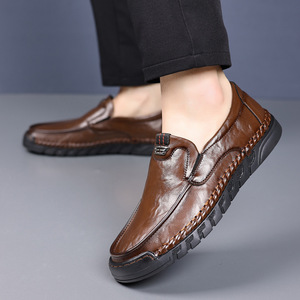 Mocassins pour hommes en cuir marron à semelle épaisse et talon bas, faits à la main, nouveau style 2026 - Product Image 4
