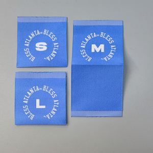 Étiquettes tissées personnalisées pour vêtements de sport, étiquettes principales tissées sur mesure pour vêtements pour femmes et bébés, fabriquées en Chine, étiquettes tissées unies pour vêtements. - Product Image 1