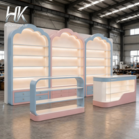 Hongkai Display Anpassbare Umweltfreundliche Langlebige Pulverbeschichtete Mehrstufige LED-Bogenvitrinen Modulare Ausstellungsschränke für
