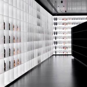 Пользовательские акриловые винные погреба акриловые и металлические винные стеллажи со светодиодным освещением - Product Image 5