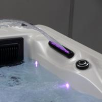 Jacuzzi Exterior para 4 Personas con 60 Jets y Desinfección con Ozono