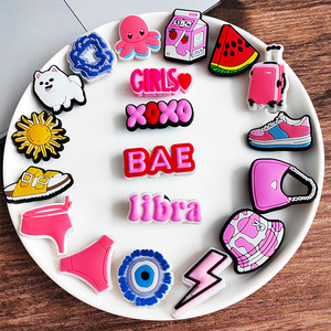 PVC Preppy Pink Lover Jeans scarpe Charms stanger Plant scarpe decorazioni fibbia per zoccoli accessori per ragazze bomboniere compleanno - Product Image 3