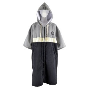 Poncho de surf gris avec capuche Accessoire de natation et de plongée soigneusement sélectionné pour la protection solaire de la plage - Product Image 2