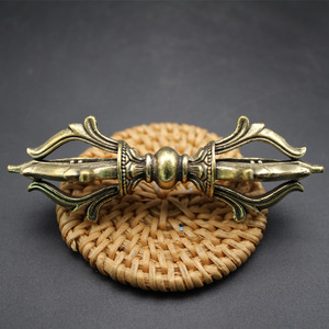 Ornement Vajra en laiton à fixer au mur, design traditionnel, décoration d'intérieur, pièce unique - Product Image 2