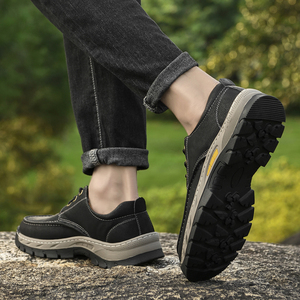 In pronto Stock LOGO personalizzato fatto a mano In vera pelle superiore antiscivolo <span class=keywords><strong>suola</strong></span> In <span class=keywords><strong>gomma</strong></span> da uomo Casual da passeggio Outdoor <span class=keywords><strong>scarpe</strong></span> In pelle - Product Image 5
