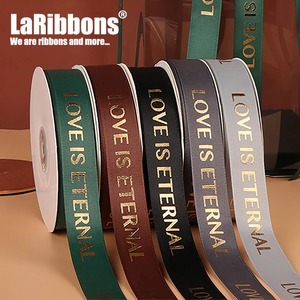 Cinta de Grosgrain Marrón con Estampado de Lámina Dorada de Doble Cara, Reciclada, con la Frase 'El Amor Es Eterno', 25mm X 45m, para Envolver Regalos - Product Image 3