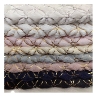 Recyclé 144F Polyester En Peluche Brodé Paillettes Fleurs Automne Hiver Tissu Brosse Velours Polaire Tissu pour Vêtement De Mode