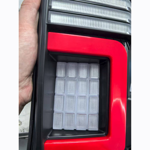 Ensemble de feux arrière à LED pour Toyota Hilux Revo 2016-2024 avec clignotants séquentiels - Product Image 5