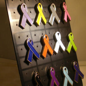 Grosir pin prostat payudara Mama berharap kanker Rose Sein pita kesadaran Enamel pin kerah untuk topi - Product Image 1