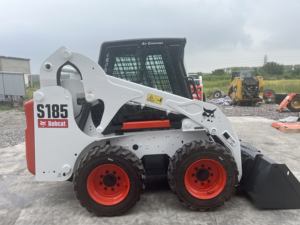 उपयोग किए गए s300 s185 s160 मिनी व्हील स्किड स्टीड लोडर का उपयोग केवल 400 घंटे के स्किड लोडर का उपयोग किया जाता है। - Product Image 2